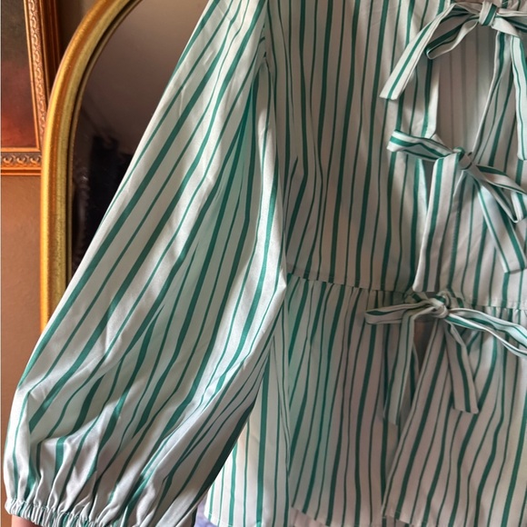 Green Striped Women's bow tie front  Top - Picture 4 of 8